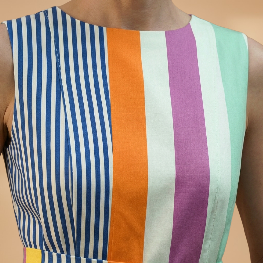 Geometric Maxi Dress with Tummy-Smoothing Effect and Timeless Design for Women