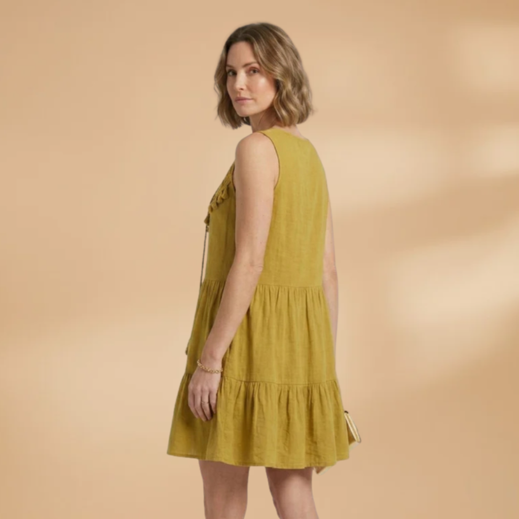 Dress Round Neckline and Sleeveless Design for Women