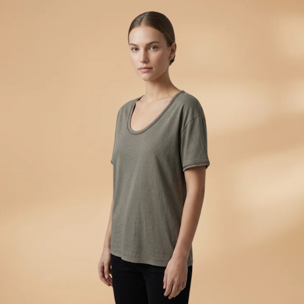 T-shirt with loose fit and breathable surface for Women