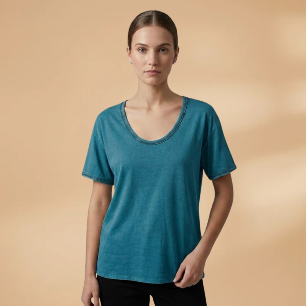 T-shirt with loose fit and breathable surface for Women