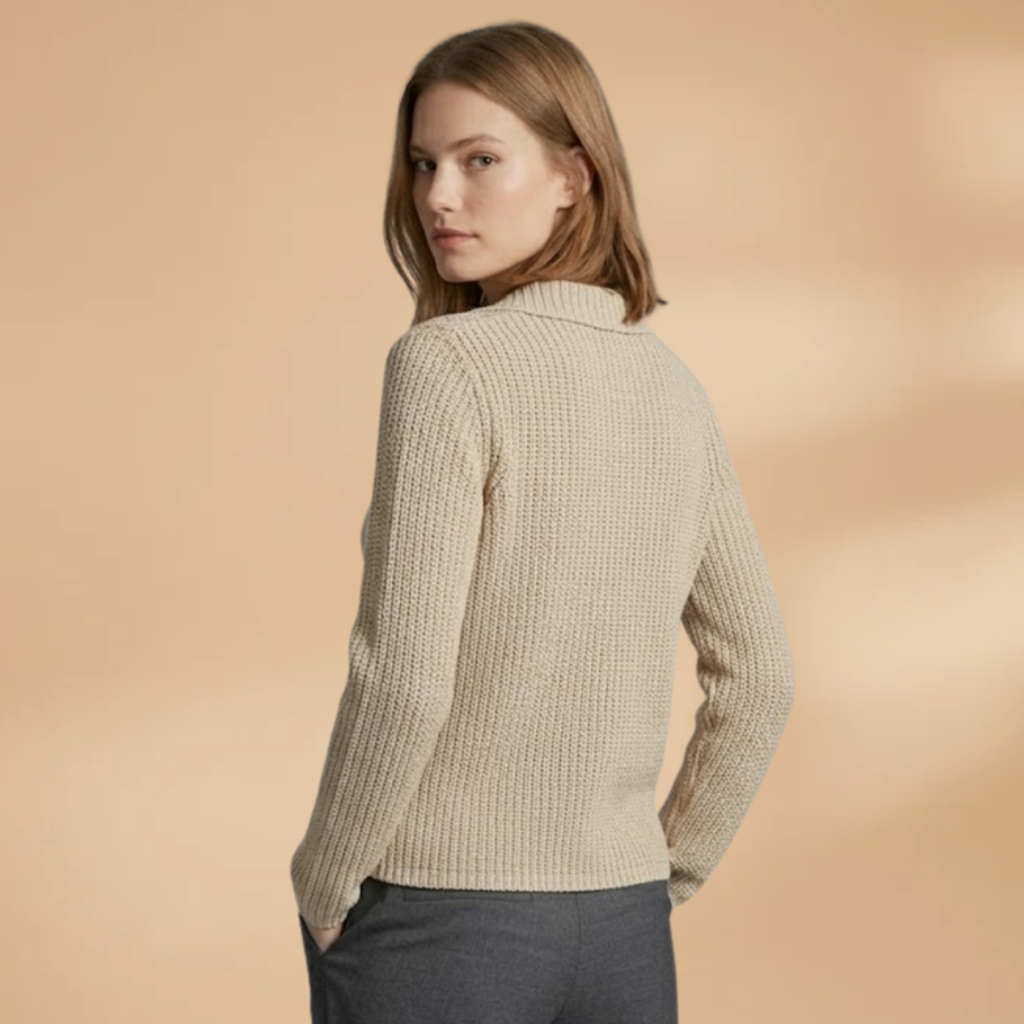 Top with a V-neckline and loose fit for Women