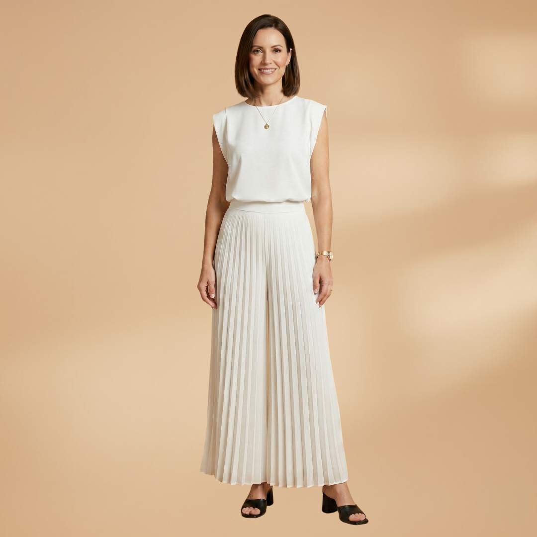 Two-Piece Set with Pleated Trousers and Flattering Fit for Women
