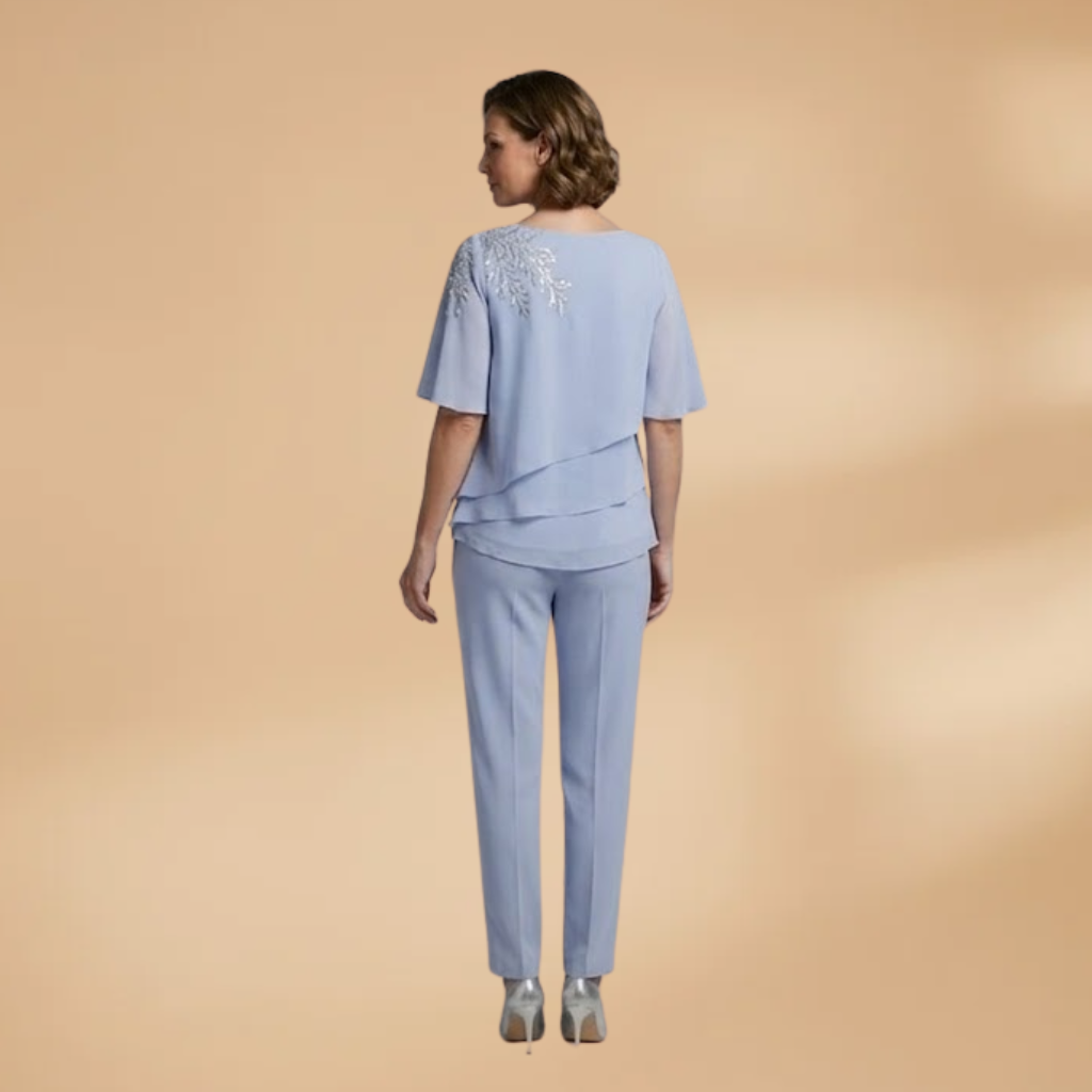 Two-Piece Set with Tapered Legs and Short Sleeves for Women