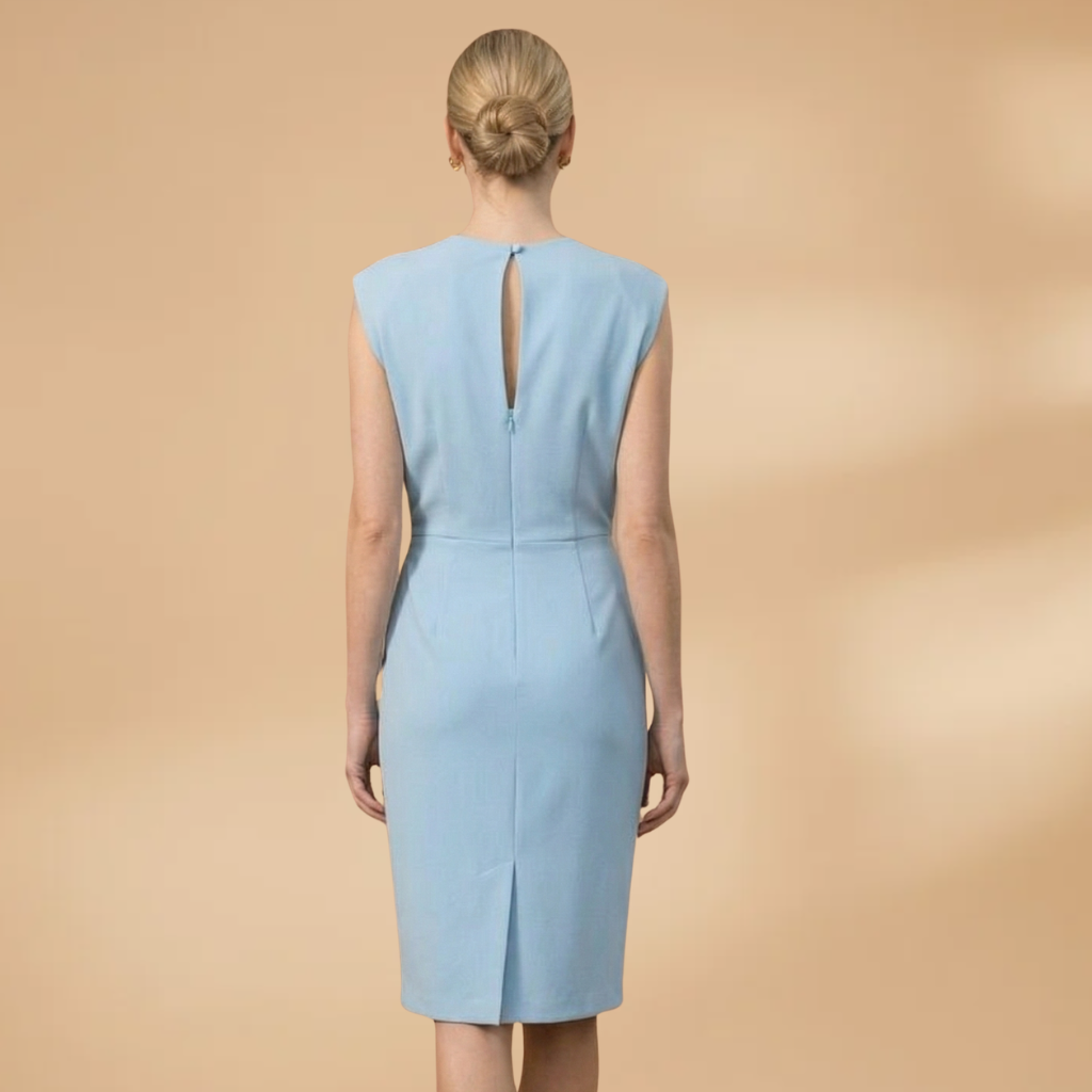 Dress Round Neckline and Sleeveless Design for Women